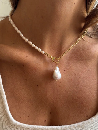 Half Pearl - Necklace