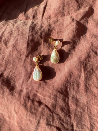 Keshi Pearl - Stud Earring