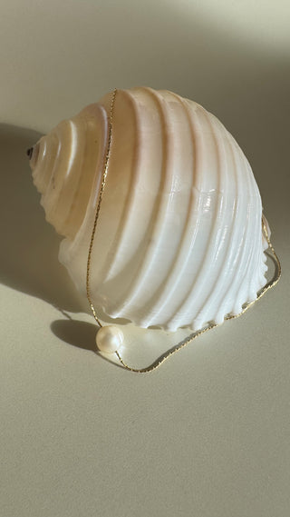 Floating Pearl - Necklace